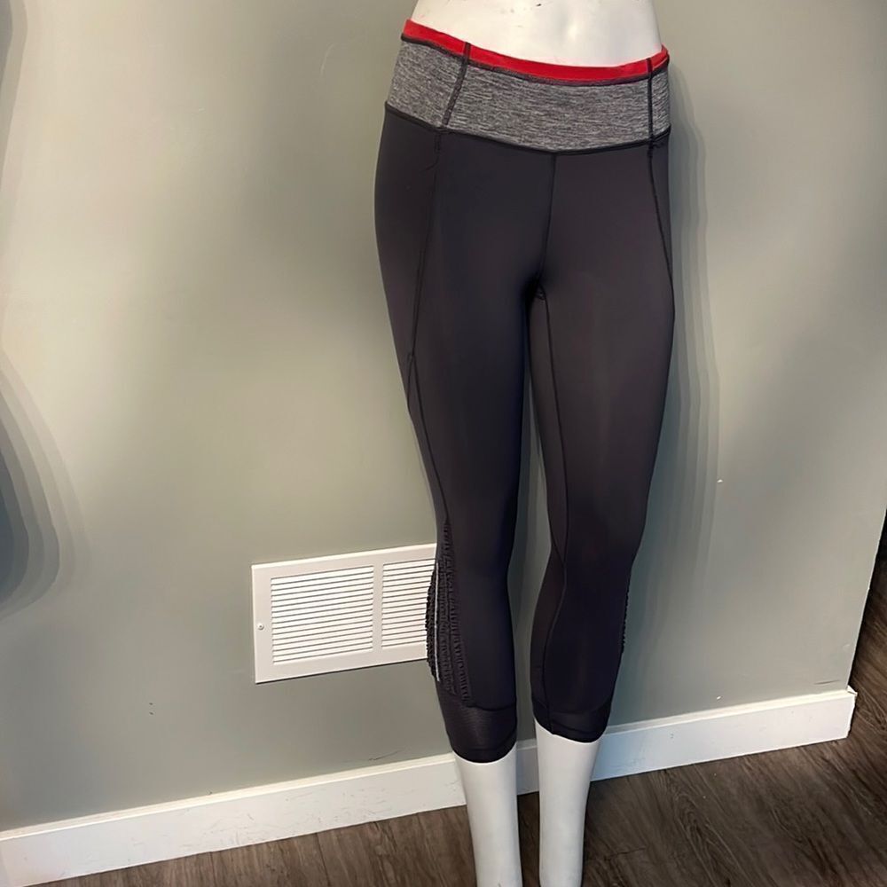 Lululemon size 2 capris